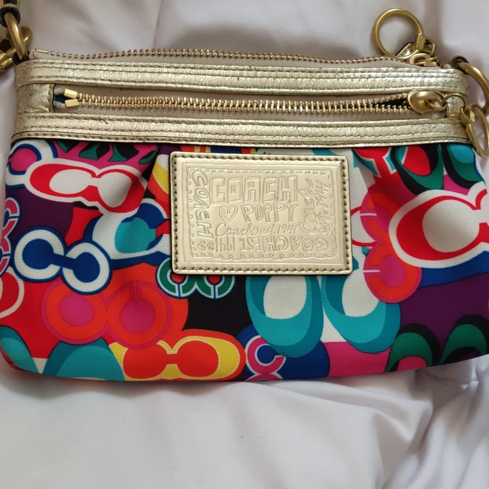 Coach Wristlet SOLD OUT